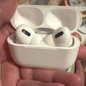 Wireless White Earbud Headphones